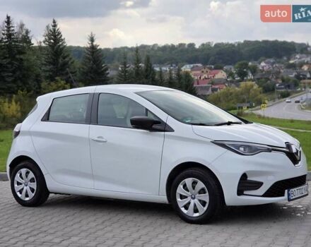Белый Рено Зое, объемом двигателя 0 л и пробегом 150 тыс. км за 11800 $, фото 4 на Automoto.ua