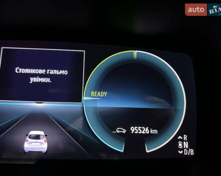 Белый Рено Зое, объемом двигателя 0 л и пробегом 95 тыс. км за 11650 $, фото 74 на Automoto.ua