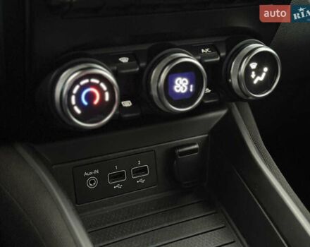 Белый Рено Зое, объемом двигателя 0 л и пробегом 85 тыс. км за 10999 $, фото 7 на Automoto.ua