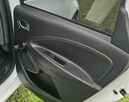 Рено Зое 2021 в Тернополе на Automoto.ua Белый Рено Зое, объемом двигателя 0 л и пробегом 51 тыс. км за 12999 $, фото 49 на Automoto.ua