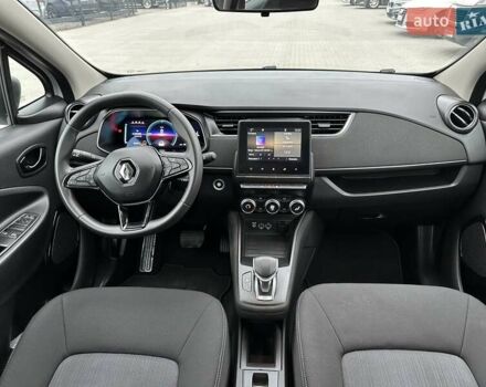 Білий Рено Зое, об'ємом двигуна 0 л та пробігом 49 тис. км за 12500 $, фото 16 на Automoto.ua