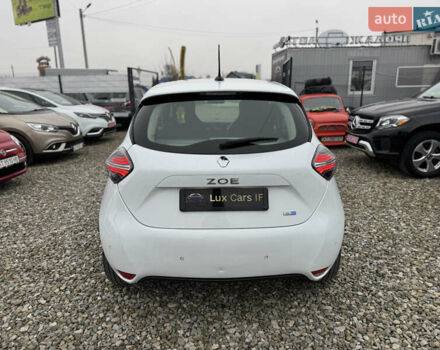 Белый Рено Зое, объемом двигателя 0 л и пробегом 74 тыс. км за 12300 $, фото 11 на Automoto.ua