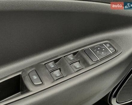 Білий Рено Зое, об'ємом двигуна 0 л та пробігом 124 тис. км за 11955 $, фото 35 на Automoto.ua