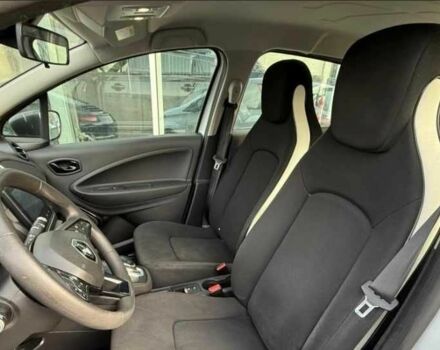 Білий Рено Зое, об'ємом двигуна 0 л та пробігом 157 тис. км за 9990 $, фото 11 на Automoto.ua
