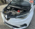 Белый Рено Зое, объемом двигателя 0 л и пробегом 25 тыс. км за 12300 $, фото 50 на Automoto.ua
