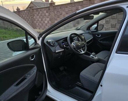 Белый Рено Зое, объемом двигателя 0 л и пробегом 16 тыс. км за 12999 $, фото 35 на Automoto.ua