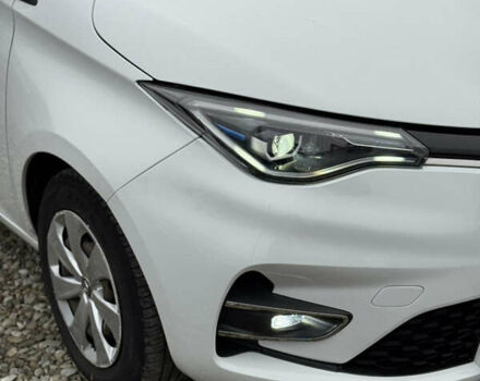 Белый Рено Зое, объемом двигателя 0 л и пробегом 74 тыс. км за 12300 $, фото 33 на Automoto.ua