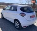 Белый Рено Зое, объемом двигателя 0 л и пробегом 90 тыс. км за 11250 $, фото 2 на Automoto.ua