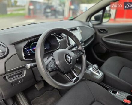 Белый Рено Зое, объемом двигателя 0 л и пробегом 150 тыс. км за 11800 $, фото 19 на Automoto.ua