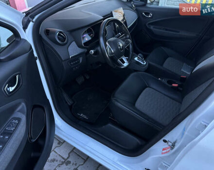 Белый Рено Зое, объемом двигателя 0 л и пробегом 81 тыс. км за 14200 $, фото 14 на Automoto.ua