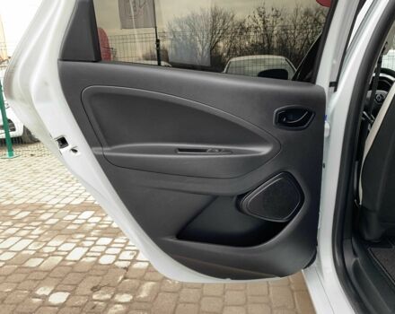 Белый Рено Зое, объемом двигателя 0 л и пробегом 124 тыс. км за 11955 $, фото 11 на Automoto.ua