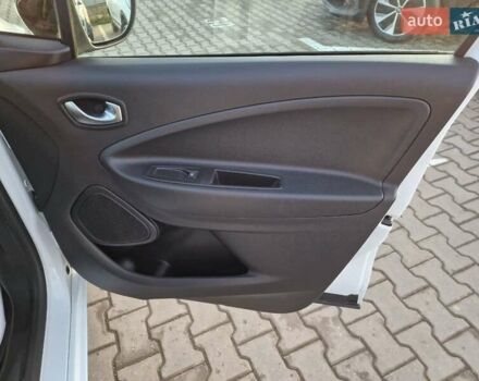 Білий Рено Зое, об'ємом двигуна 0 л та пробігом 30 тис. км за 12900 $, фото 42 на Automoto.ua