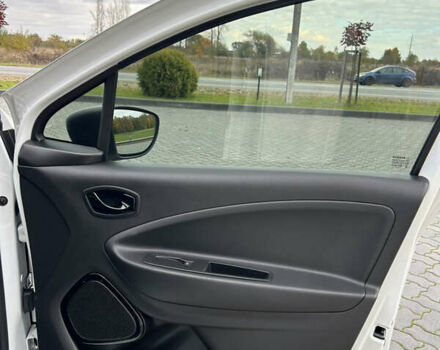 Рено Зое 2021 в Коломые на Automoto.ua Белый Рено Зое, объемом двигателя 0 л и пробегом 95 тыс. км за 12350 $, фото 47 на Automoto.ua