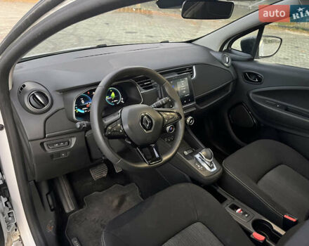 Білий Рено Зое, об'ємом двигуна 0 л та пробігом 70 тис. км за 11600 $, фото 9 на Automoto.ua