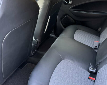 Белый Рено Зое, объемом двигателя 0 л и пробегом 33 тыс. км за 13800 $, фото 17 на Automoto.ua