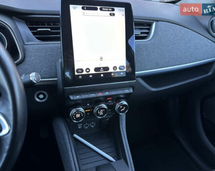 Белый Рено Зое, объемом двигателя 0 л и пробегом 81 тыс. км за 14200 $, фото 16 на Automoto.ua