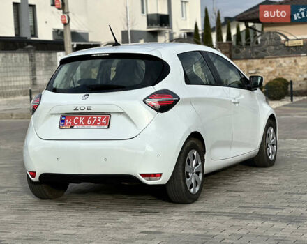 Белый Рено Зое, объемом двигателя 0 л и пробегом 106 тыс. км за 11400 $, фото 7 на Automoto.ua