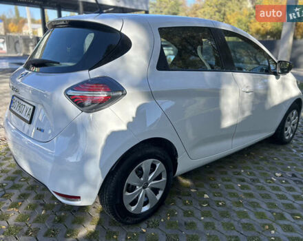 Белый Рено Зое, объемом двигателя 0 л и пробегом 86 тыс. км за 11800 $, фото 2 на Automoto.ua