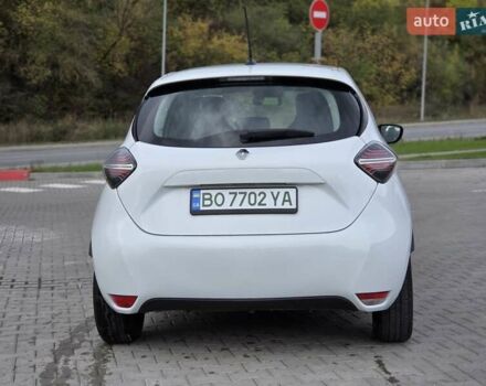 Белый Рено Зое, объемом двигателя 0 л и пробегом 150 тыс. км за 11800 $, фото 2 на Automoto.ua