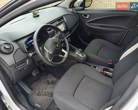 Белый Рено Зое, объемом двигателя 0 л и пробегом 92 тыс. км за 13600 $, фото 12 на Automoto.ua
