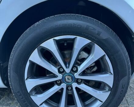 Білий Рено Зое, об'ємом двигуна 0 л та пробігом 80 тис. км за 13200 $, фото 20 на Automoto.ua