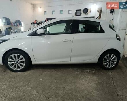 Белый Рено Зое, объемом двигателя 0 л и пробегом 130 тыс. км за 10350 $, фото 40 на Automoto.ua