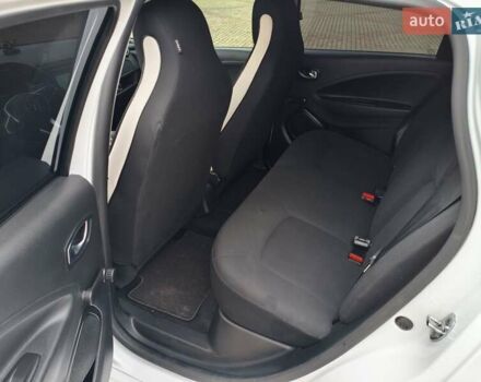 Белый Рено Зое, объемом двигателя 0 л и пробегом 92 тыс. км за 13600 $, фото 10 на Automoto.ua