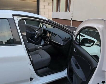 Белый Рено Зое, объемом двигателя 0 л и пробегом 16 тыс. км за 12999 $, фото 42 на Automoto.ua
