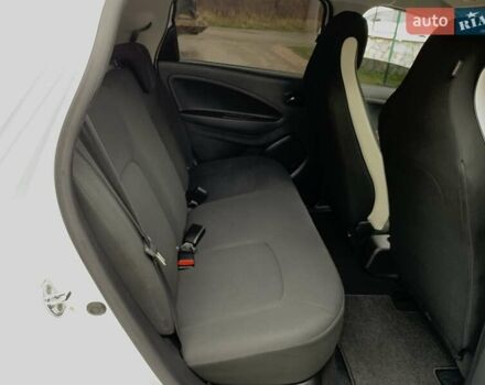 Білий Рено Зое, об'ємом двигуна 0 л та пробігом 124 тис. км за 11955 $, фото 29 на Automoto.ua