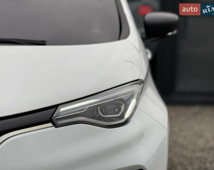 Белый Рено Зое, объемом двигателя 0 л и пробегом 85 тыс. км за 10999 $, фото 31 на Automoto.ua