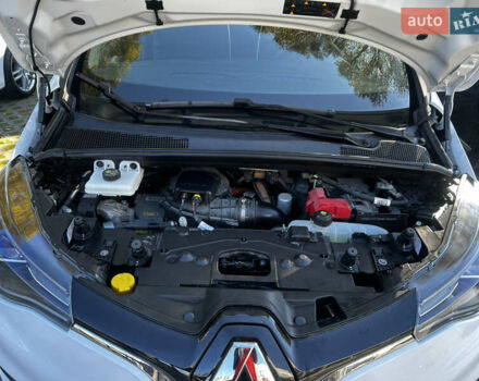 Белый Рено Зое, объемом двигателя 0 л и пробегом 86 тыс. км за 11800 $, фото 25 на Automoto.ua