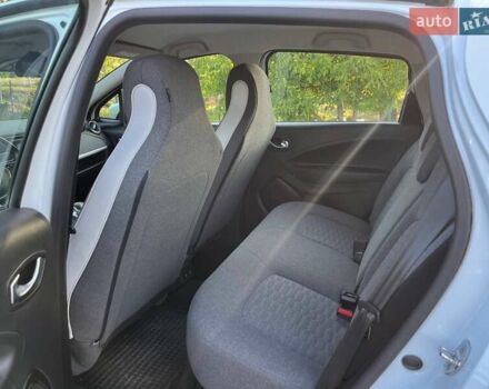 Белый Рено Зое, объемом двигателя 0 л и пробегом 122 тыс. км за 11800 $, фото 30 на Automoto.ua