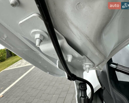 Рено Зое 2021 в Мукачеве на Automoto.ua Белый Рено Зое, объемом двигателя 0 л и пробегом 81 тыс. км за 11999 $, фото 59 на Automoto.ua