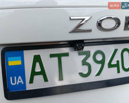 Белый Рено Зое, объемом двигателя 0 л и пробегом 39 тыс. км за 12000 $, фото 12 на Automoto.ua