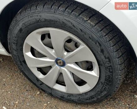 Білий Рено Зое, об'ємом двигуна 0 л та пробігом 124 тис. км за 11955 $, фото 55 на Automoto.ua