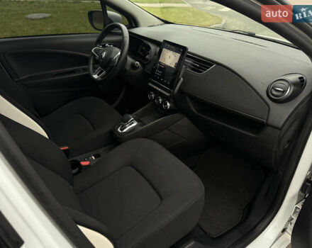 Белый Рено Зое, объемом двигателя 0 л и пробегом 49 тыс. км за 12900 $, фото 22 на Automoto.ua