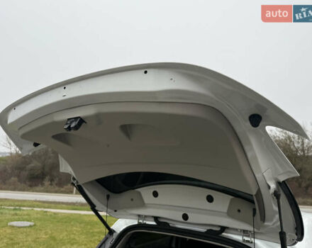 Белый Рено Зое, объемом двигателя 0 л и пробегом 49 тыс. км за 12900 $, фото 18 на Automoto.ua