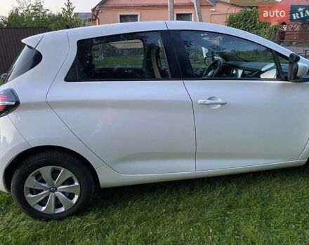 Белый Рено Зое, объемом двигателя 0 л и пробегом 86 тыс. км за 11506 $, фото 8 на Automoto.ua