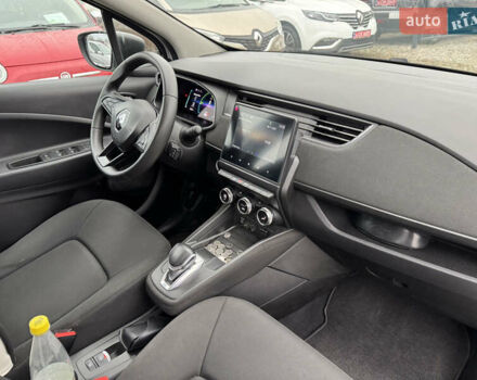 Белый Рено Зое, объемом двигателя 0 л и пробегом 74 тыс. км за 12300 $, фото 27 на Automoto.ua