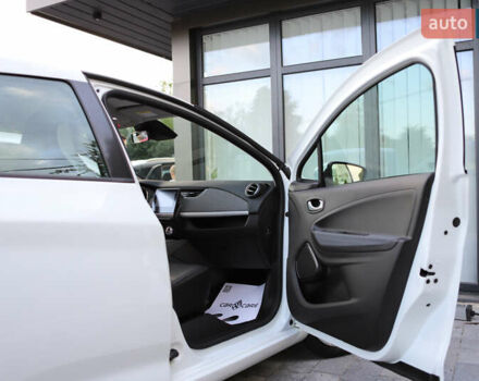 Білий Рено Зое, об'ємом двигуна 0 л та пробігом 23 тис. км за 14800 $, фото 76 на Automoto.ua