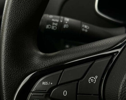 Белый Рено Зое, объемом двигателя 0 л и пробегом 106 тыс. км за 11400 $, фото 43 на Automoto.ua