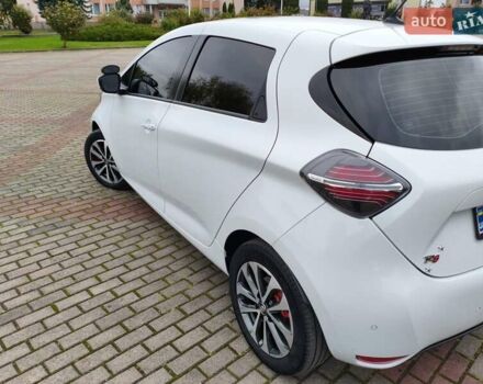 Белый Рено Зое, объемом двигателя 0 л и пробегом 92 тыс. км за 13600 $, фото 5 на Automoto.ua
