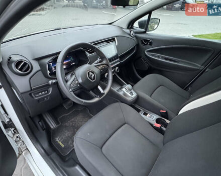 Белый Рено Зое, объемом двигателя 0 л и пробегом 56 тыс. км за 11999 $, фото 10 на Automoto.ua