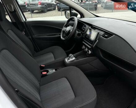 Білий Рено Зое, об'ємом двигуна 0 л та пробігом 49 тис. км за 12500 $, фото 9 на Automoto.ua