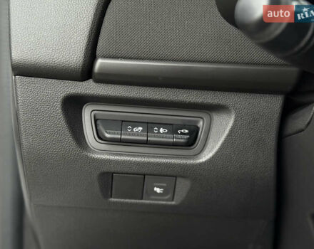 Белый Рено Зое, объемом двигателя 0 л и пробегом 85 тыс. км за 10999 $, фото 26 на Automoto.ua