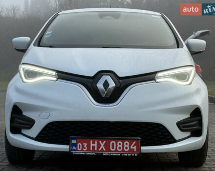 Белый Рено Зое, объемом двигателя 0 л и пробегом 68 тыс. км за 11400 $, фото 6 на Automoto.ua