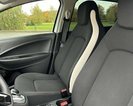 Білий Рено Зое, об'ємом двигуна 0 л та пробігом 95 тис. км за 11999 $, фото 65 на Automoto.ua