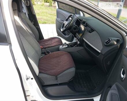 Белый Рено Зое, объемом двигателя 0 л и пробегом 58 тыс. км за 12300 $, фото 15 на Automoto.ua