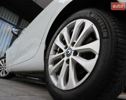 Білий Рено Зое, об'ємом двигуна 0 л та пробігом 23 тис. км за 14800 $, фото 39 на Automoto.ua