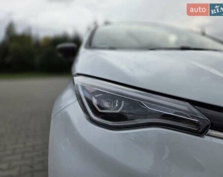 Белый Рено Зое, объемом двигателя 0 л и пробегом 151 тыс. км за 11000 $, фото 10 на Automoto.ua